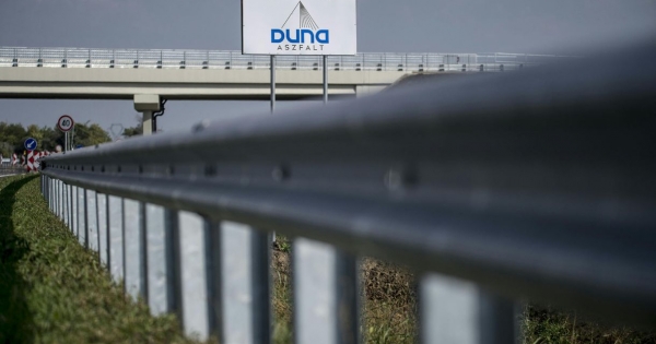 Menedzsercsere a Duna Aszfaltnál, miközben sorra bukja a cég az Orbán-kormány megbízásait