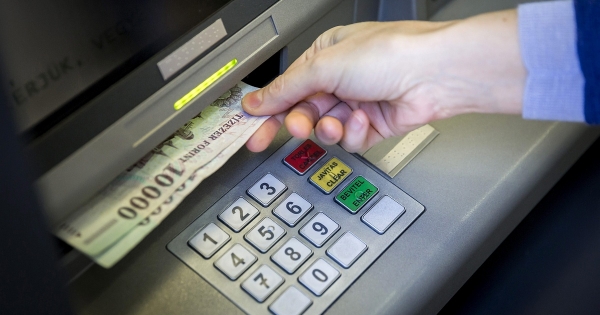 Letiltás postai csekken, illetve nyugdíjas munkavállalótól