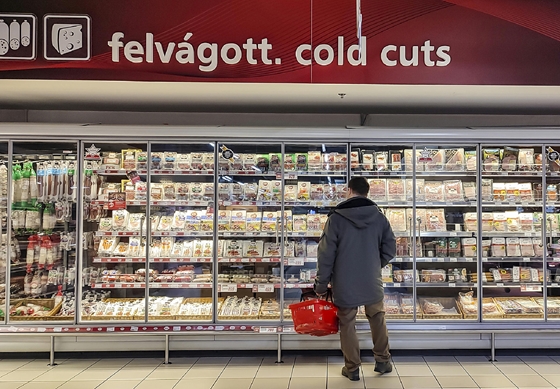 Kérdéses, hogy meglesznek-e határidőre a boltokban a kisebb terméket jelző feliratok