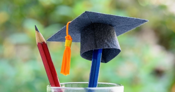 Vállalkozó tb-kötelezettsége diplomaszerzés után, munkaviszony előtt