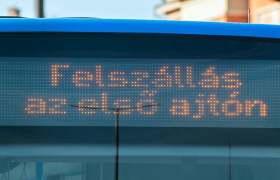Esténként minden BKK-s buszon és trolin jön az első ajtós felszállás
