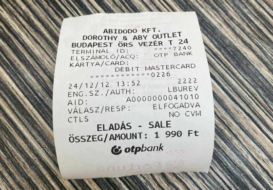 Adóhátralékos kisvállalkozás áll a Shein Store-nak maszkírozott sugárbeli turkáló mögött