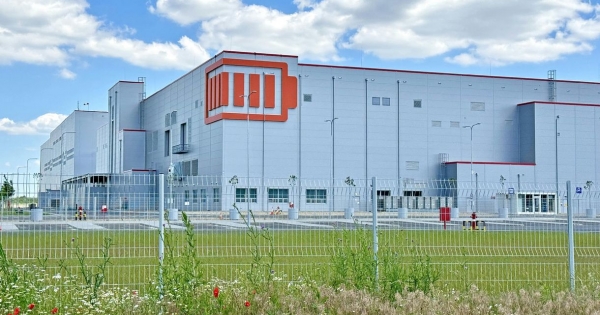 Folytatják a leépítéseket az akkugyárak, piti ügyekre hivatkozva küldik el a dolgozókat