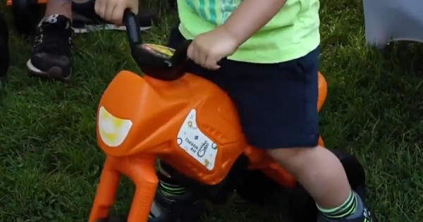 Még a bölcsődei kismotor-osztogatás szálai is Balásy Gyulához kötődnek