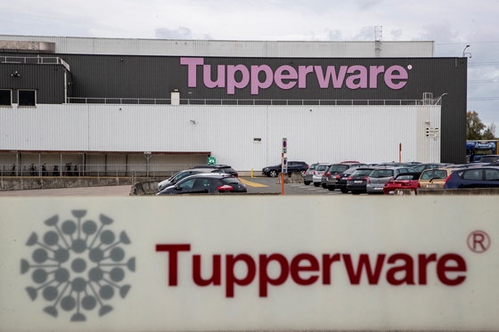 Kilőtt a csőd szélén támolygó Tupperware-részvények árfolyama, miután a Redditen elkezdték felvásárolni őket