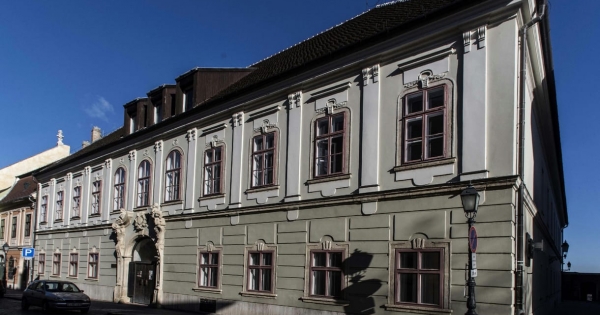 Veszteséget halmoz egy műemlék Tiborcz környezetében, pénzügyi manőver indult érte