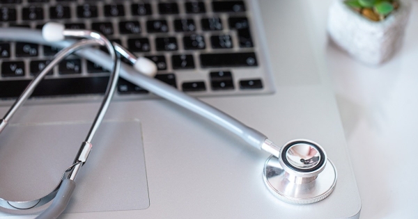 Munkavállaló későn leadott orvosi igazolása. Hogyan kell lepapírozni?