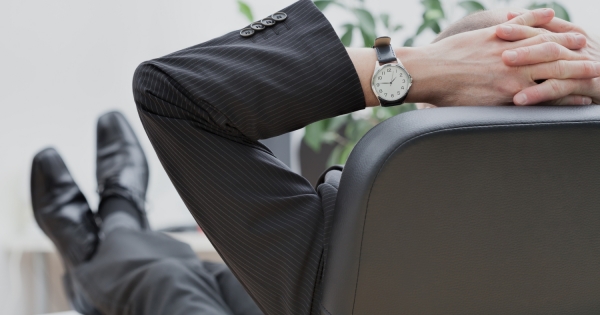 Meddig tartható készenlétben a munkavállaló?