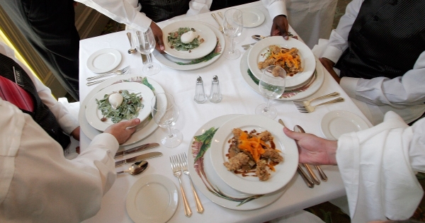 Lajos esete a munka ünnepével: így kell bérpótlékot fizetni – példával!