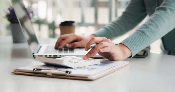 Mit jelent a gyakorlatban az időbeli elhatárolás?