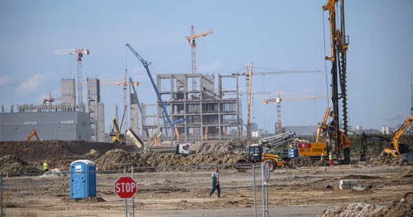 Az amerikai tőke menekül, a német visszaszorulóban Magyarországon