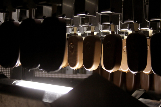 A veszprémi Magnum-gyárat is érintheti az Unilever drasztikus leépítése