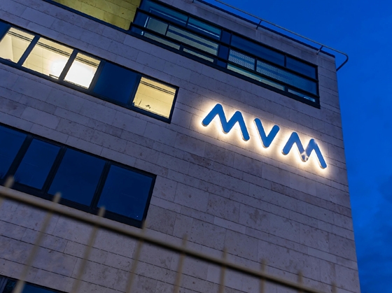 Ez az igazi rezsicsökkentés: az állami MVM milliókkal támogatta a Férfienergia szerzőjének klubját