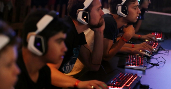 Lehet-e a törvény szerint napi 12 órát vagy többet dolgozni?