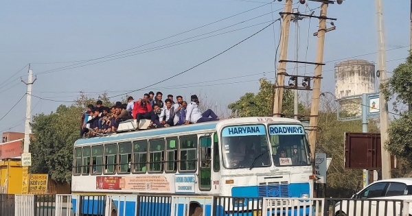 Mikor számít munkaidőnek a munkavégzés helyére történő utazás?