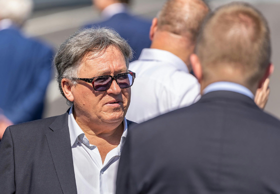 Ingatlanokba fekteti vagyonát az esztergomi vállalkozó, aki Szijj Lászlónak adta el építőipari cégeit