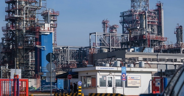 A Mol nem a pancsovai finomítót, hanem egész Szerbiát akarja zsebre vágni