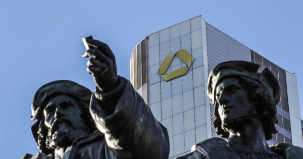 Egy az egyben lenyelné a Commerzbankot az UniCredit, a német kormány tiltakozik