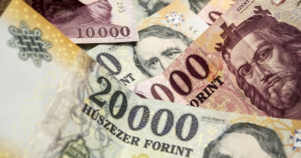 Nyugdíjpénztári kifizetés 20 év után: így kell adózni