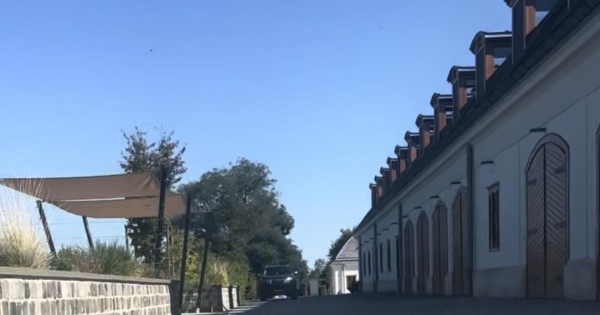 Lekvárfőző konyha, kocsiszín, főkertészi iroda – Hatvanpuszta újabb épületéről mutatott be terveket Hadházy