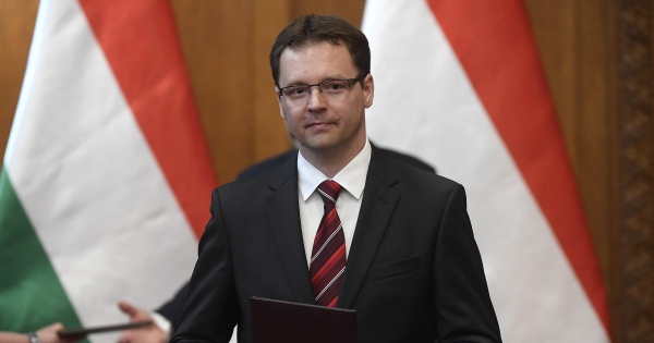 Tíz év alatt Magyarországon csökkent a legnagyobb mértékben a munkabérre rakódó közteher