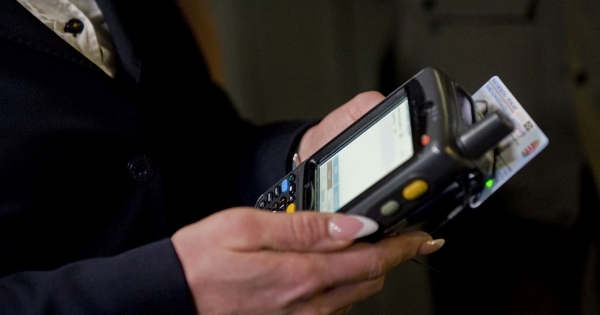 Újítás a MÁV-tól: e-személyire is fel lehet tölteni a vasúti bérletet