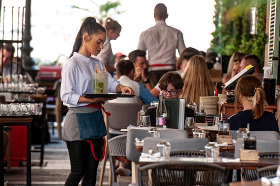 Kevesebbet eszünk étteremben, mint a Covid előtt, és inkább csak hétvégén