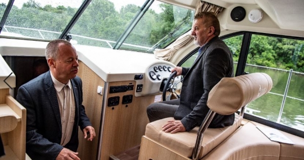 Főleg magyarok keresik a Fidesz 5 milliárd forintos Tisza-hajóit