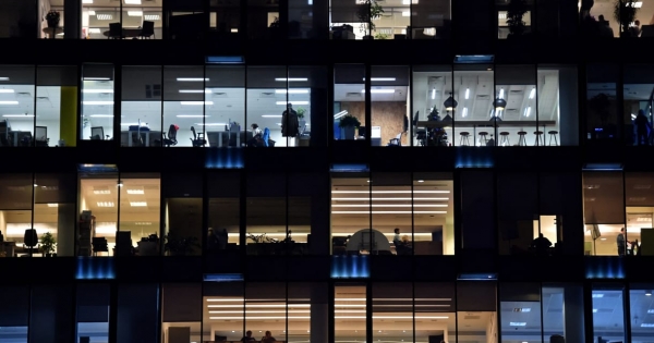 Eurostat: 110 ezer magyar dolgozik hetente legalább 49 órát