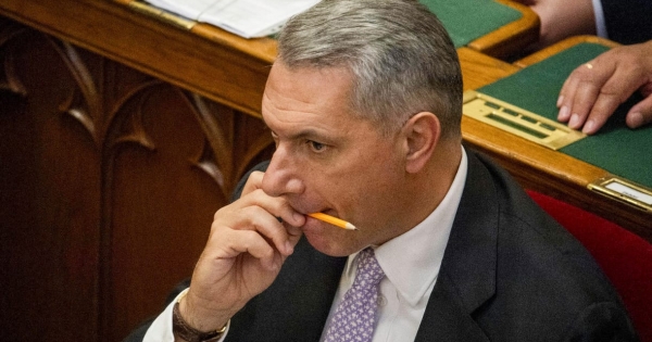 Vitézy visszavonta Lázár egyik utolsó MÁV-os utasítását