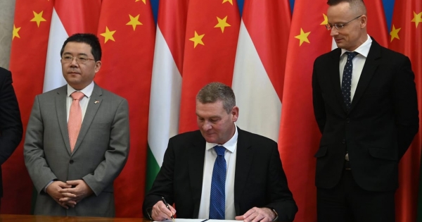 A szegedi BYD lakóházaktól 500 méterre fog gyártani