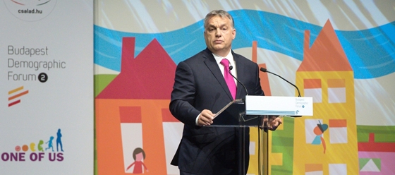 Megint megrendezik a demográfia-csúcsot Budapesten, egy Fidesz-közeli üzletember járhat jól vele