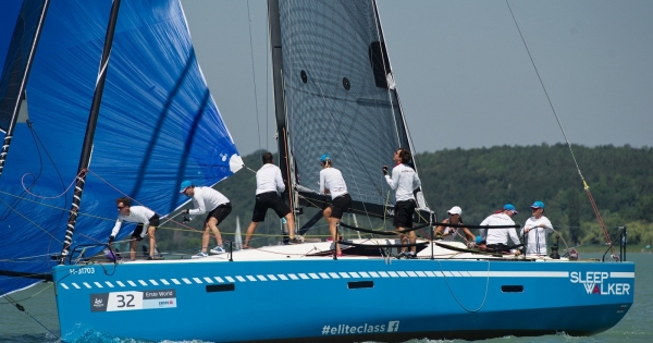 Áttérés kiváról társasági adóra, evára, katára – szabályok és példák