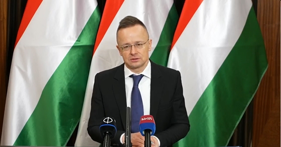 Újabb járműipari nagyberuházást jelentett be Szijjártó Péter