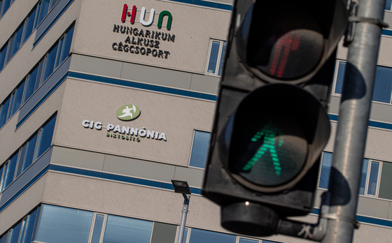 Ismét Mészáros cége viheti a gyermekek balesetbiztosítását évi közel százmillióért