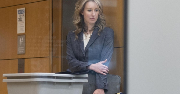 A világ egyik legnagyobb átverésének kitalálója Trumphoz könyörög, hogy engedje ki hamarabb a börtönből