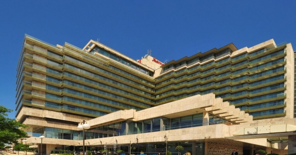 Tiborcz István veszi meg a Marriott Hotelt