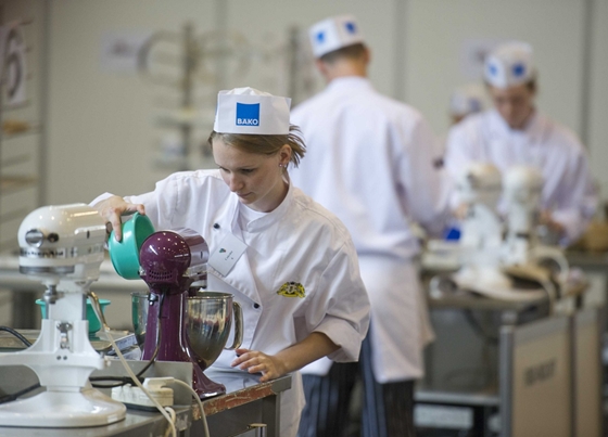 A kormány engedné, hogy képesítés nélkül lehessen végezni egyes munkaköröket