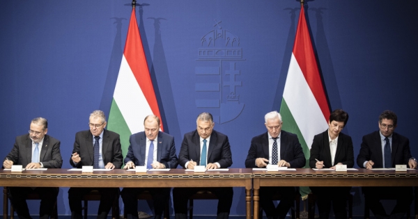 Aláírták a bérmegállapodást