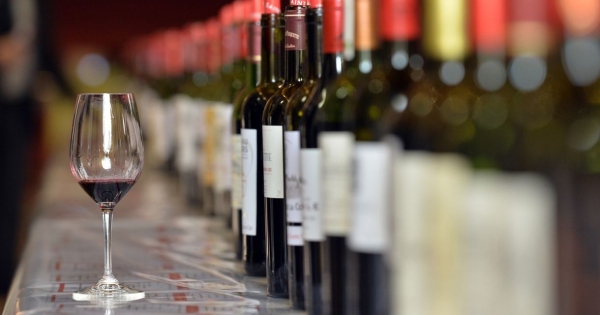 Letartóztatták a borászt, akinek a pincészetében ünnepelte Lázár a választási győzelmét