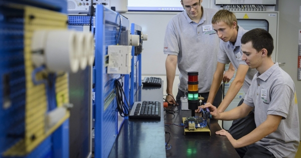 Jól megdolgoztathatók a diákok, nem védi őket már az Mt.