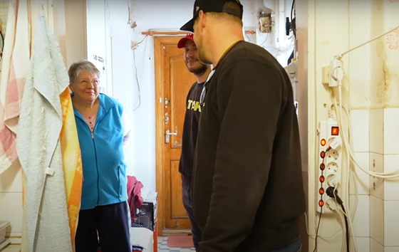 Egy magyar "kommandó", amely a szegények lakását takarítja ingyen - videó