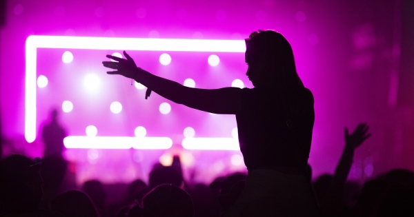 Adómentes juttatás munkavállalóknak, az év végi jutalmazásnál is jól jöhet