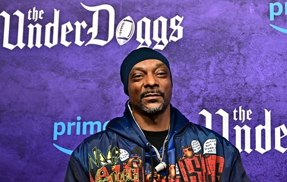 Snoop Dogg pereli a Walmartot, mert szerinte a szupermarket-óriás szabotálja a müzlibizniszét