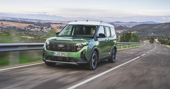 Ford Tourneo Courier: Szia Dobozos!