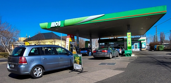 Mol-kútnál tankolna? Úgy tűnik, már csak napi egyszer teheti meg