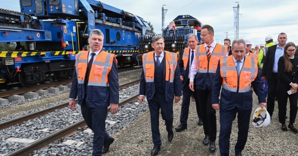 Mészáros Lőrinc több tízmilliárd forint extraprofitot talicskázott ki a magyar vasútból