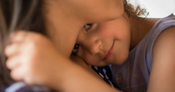 Siófok méretű városnyi gyerek él ma szülők nélkül