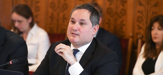 Az NGM az MNB-nek a hitelkamat-váltásról: Semmi közötök hozzá, a bankokkal már megbeszéltük