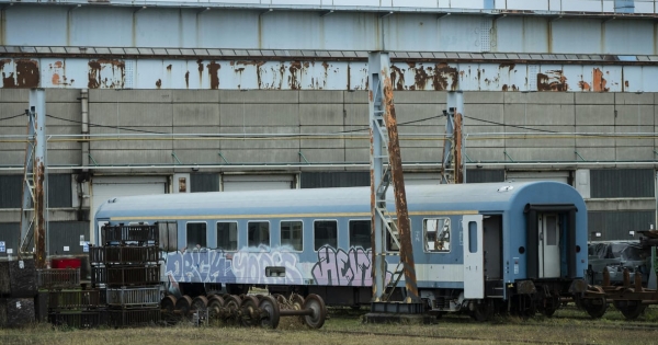 Csúszik a Dunakeszi Járműjavító felszámolása, milliárdokat bukhat Mészáros Lőrinc bankja